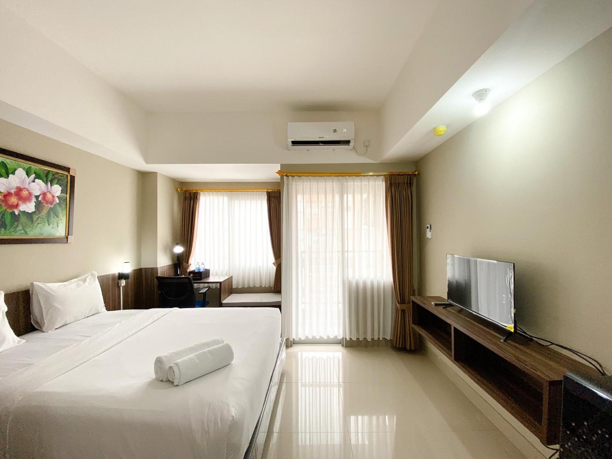 Cozy At Gateway Park Lrt By Travelio * Bekasi